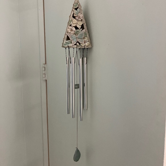 Wind Chimes New with Butterfly Motif - Picture 4 of 7